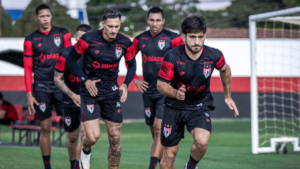 O Dragão se prepara para jogo contra o Athletico-PR, buscando ajustes e testar novos jogadores.