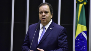 Elmar Nascimento deve anunciar retirada de candidatura à presidência da Câmara