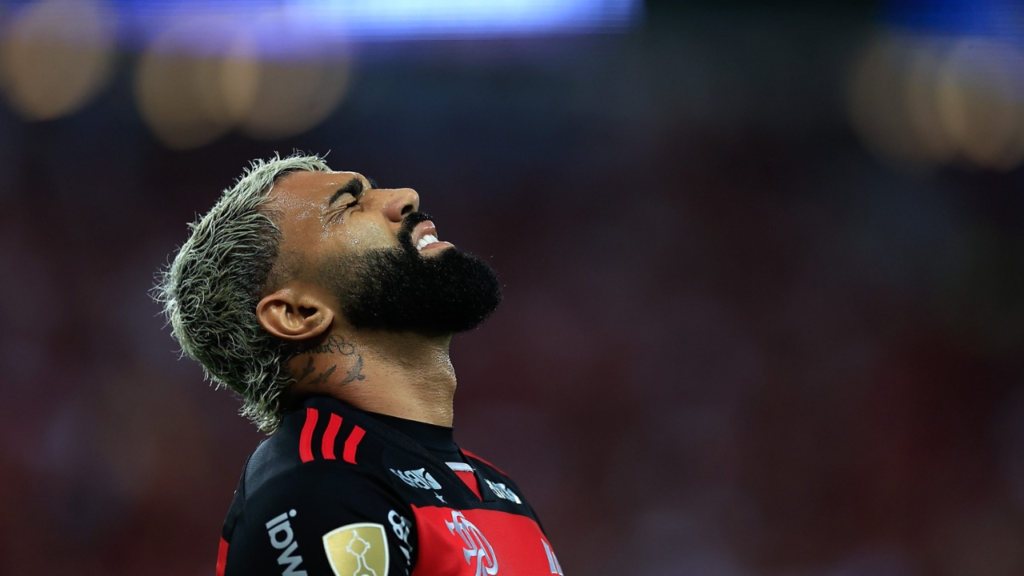 O afastamento de Gabigol ocorre após um período conturbado no clube