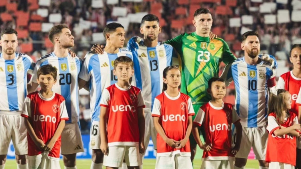 Argentina enfrenta Peru pelas Eliminatórias, querendo se isolar ainda mais na liderança da competição