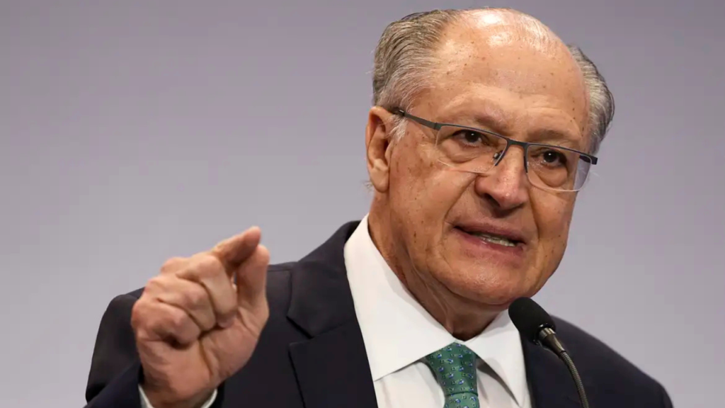 "É uma tendência no mundo inteiro", diz Alckmin sobre redução da jornada de trabalho