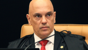 "Iniciou no gabinete do ódio”, diz Moraes sobre explosões próximas ao STF