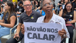 professores e servidores da educação realizaram um protesto em frente à Secretaria de Educação (Seduc) de Goiás Foto: Divulgação