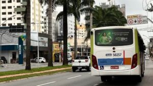 Implantação de corredores preferenciais para ônibus e motos pode melhorar fluidez do trânsito