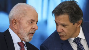 Lula irá discutir reestruturação da carreira dos militares com Haddad