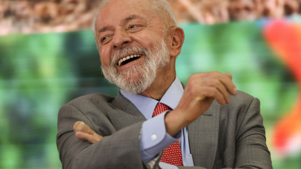 Lula deixa UTI e está sob cuidados semi-intensivos