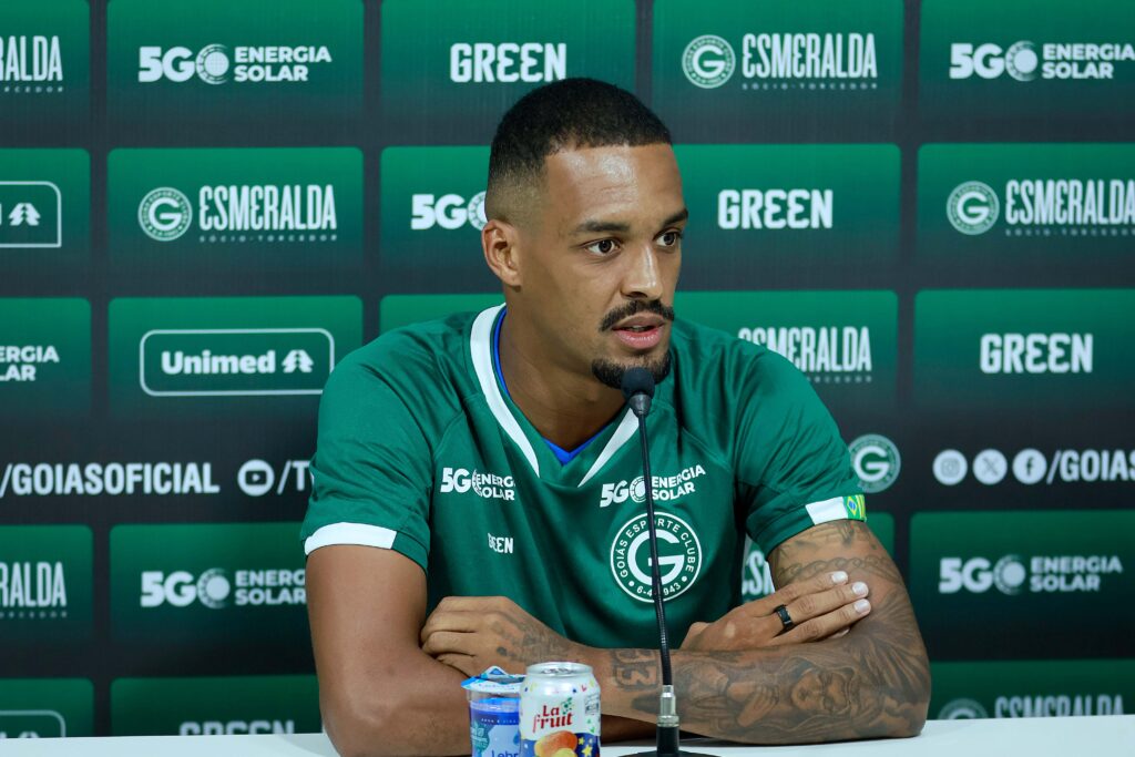 Zagueiro Luiz Felipe é apresentado e destaca foco da equipe para os objetivos de 2025