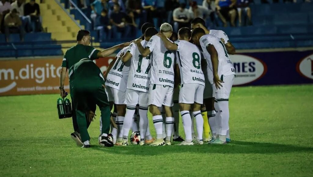 Goiás perde em sua estreia no Goianão