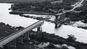 Chega a 14 o número de mortes em queda de ponte Foto: Divulgação