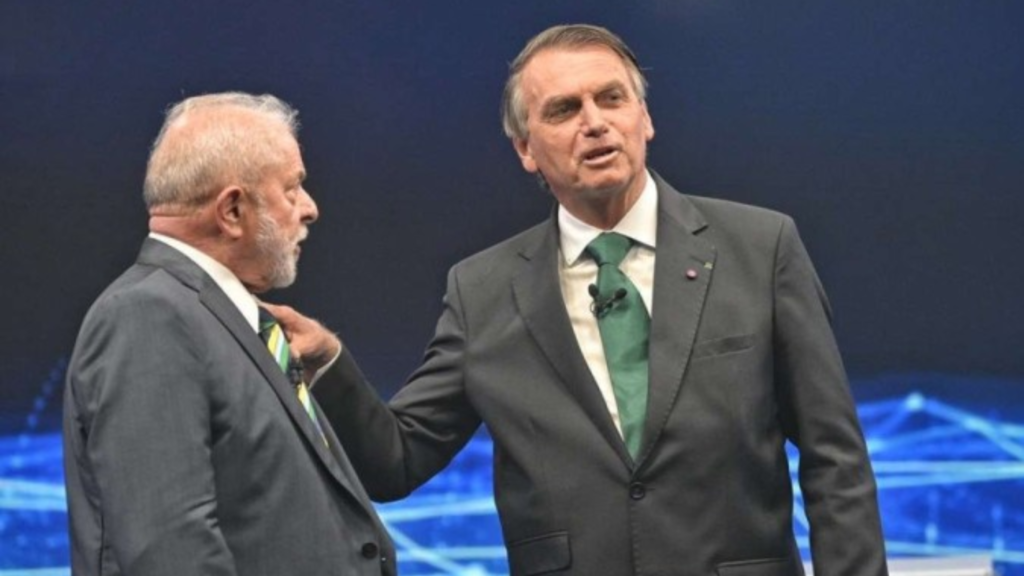 Lula e Bolsonaro aparecem empatados em pesquisa