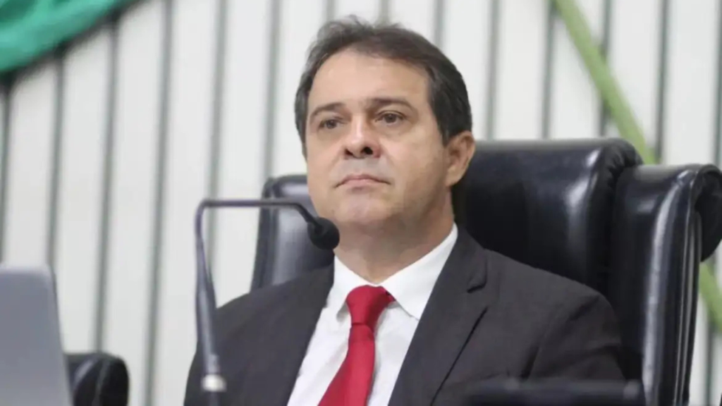 Prefeito de Fortaleza corta 20% do próprio salário e de secretários