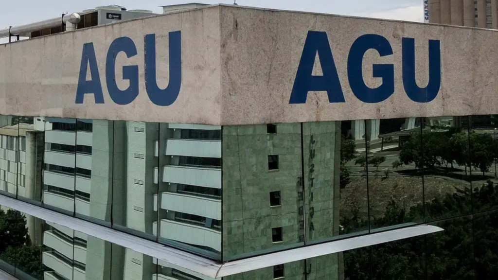 AGU vai enviar documento sobre regular redes sociais para STF e Congresso