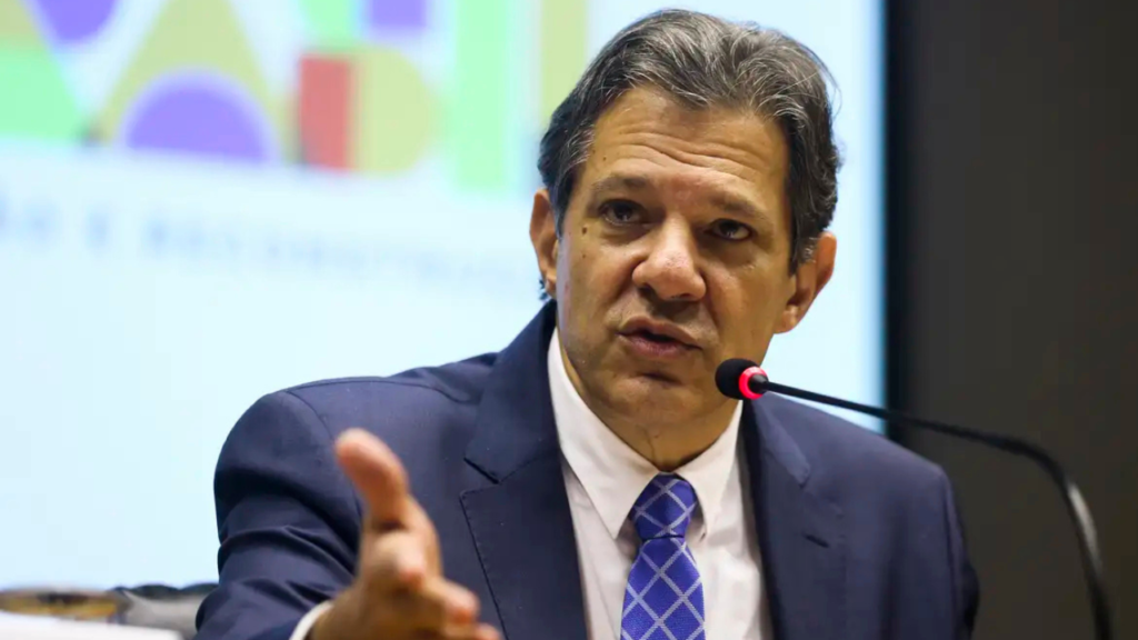 Haddad vira bode expiatório do governo Lula em meio a crise e desgaste político