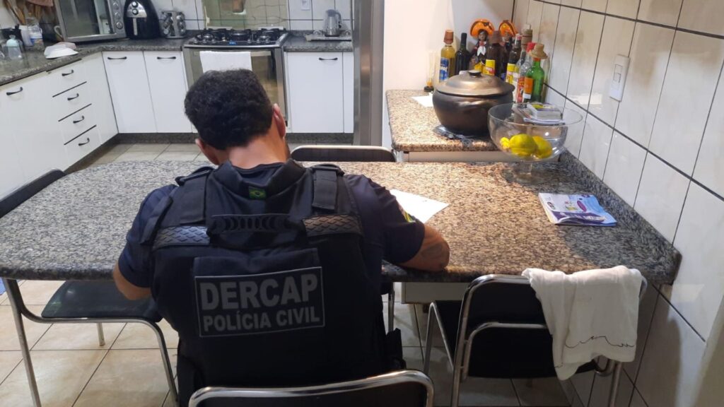 Polícia