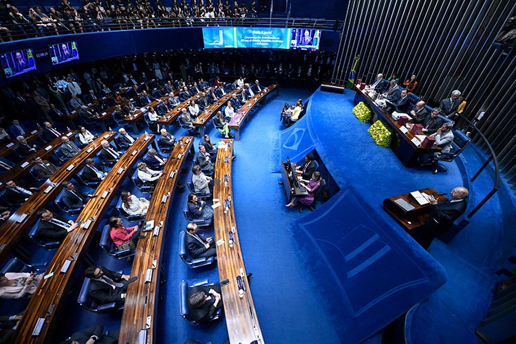 Mais importante que eleger deputados e governadores, PL quer formar maioria no Senado