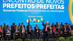 Lula busca aproximação com prefeitos durante encontro em Brasília