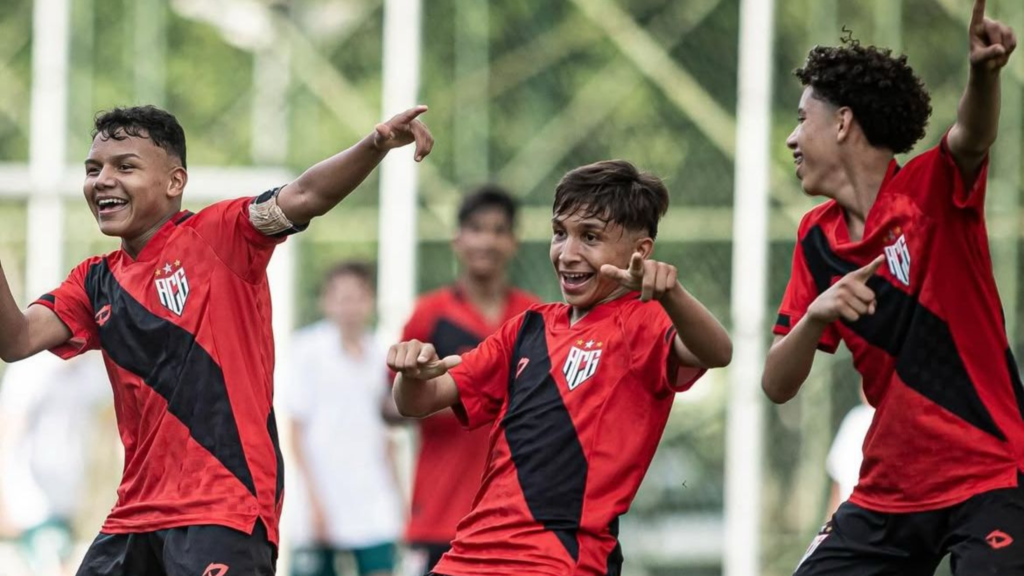 Os Dragões do Atlético se preparam para a estreia no Goianão sub-13