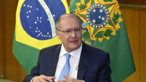 Alckmin afirma que irá procurar os EUA para tratar da taxa do aço