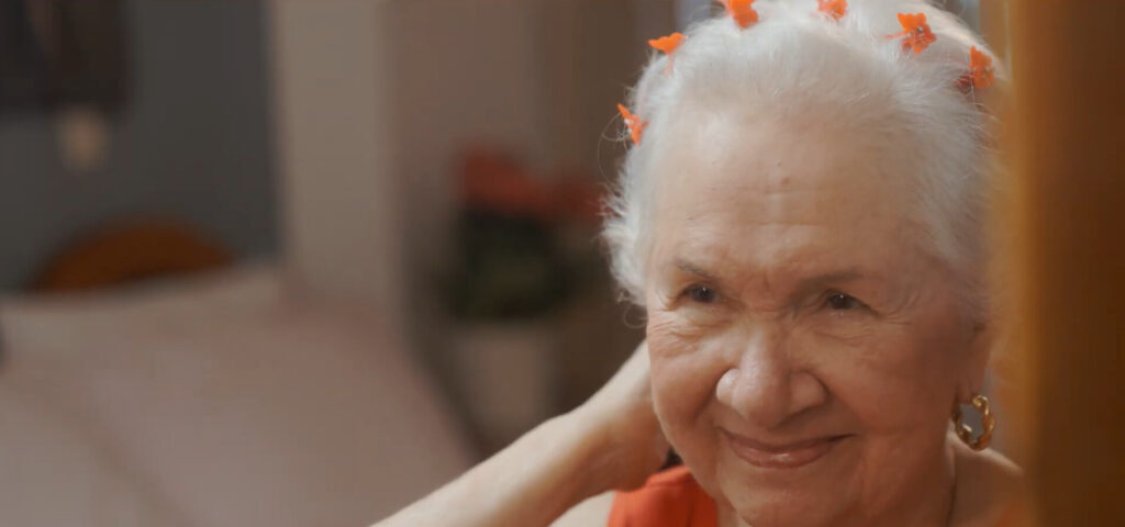 Aos 92 anos, Rita Araújo escreve, estuda, faz artesanato e continua descobrindo novas paixões. Foto: Arquivo pessoal