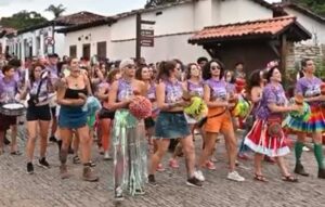 pirenopolis realiza carnaval cultural com blocos de rua