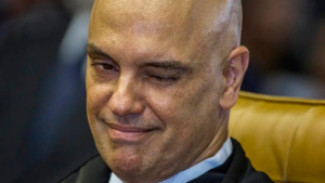 Moraes libera contato entre Valdemar e Bolsonaro e revoga medidas cautelares