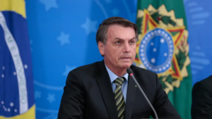 Bolsonaro evita falar sobre Mauro Cid