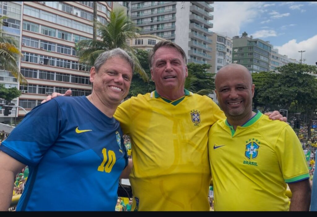 Bolsonaro, Tarcísio e Vitor Hugo