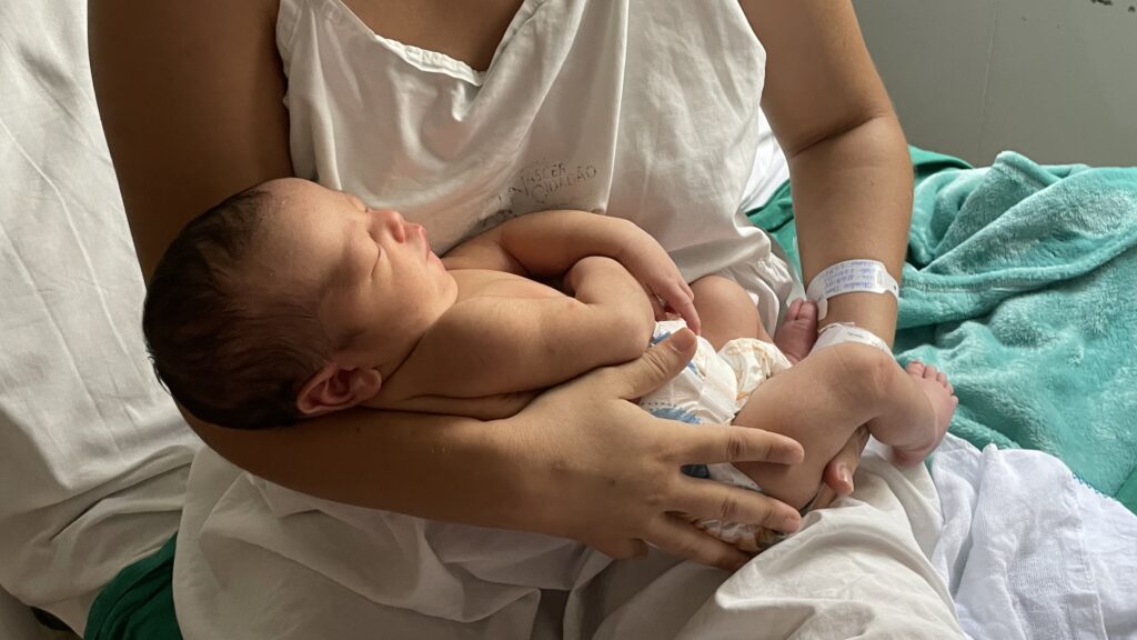 Maternidades públicas em Goiânia sofrem com falta de insumos e medicamentos