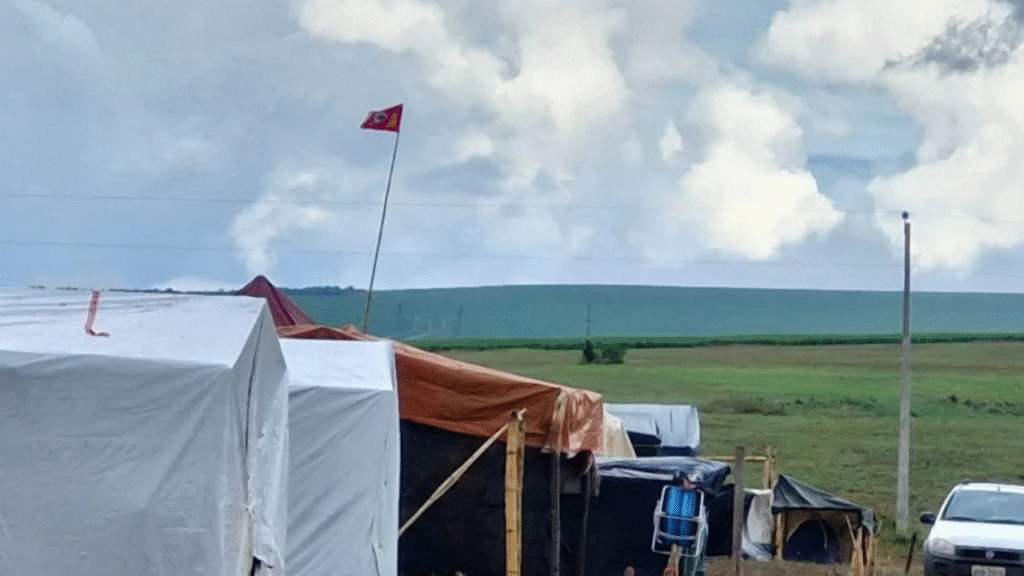 A fazenda tem como administrador Marcos Rogério Boschini, genro de Antério Mânica, um dos mandantes da Chacina de Unaí. Foto: Divulgação I MST