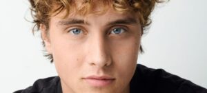 Jogos Vorazes: Amanhecer na Colheita terá Joseph Zada como Haymitch Abernathy