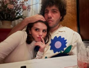 Selena Gomez revela não ter se apaixonado por ninguém por 5 anos após término com Justin Bieber