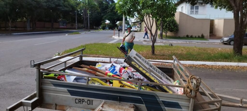 Mais de 6 mil publicidades irregulares são retiradas das ruas de Goiânia