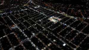 Desigualdade na iluminação pública ainda afeta bairros de Aparecida