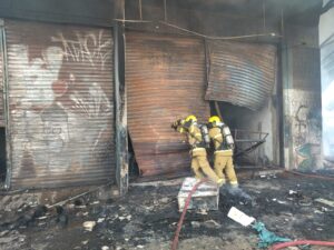 Incêndio atinge ginásio de esportes no setor Campinas