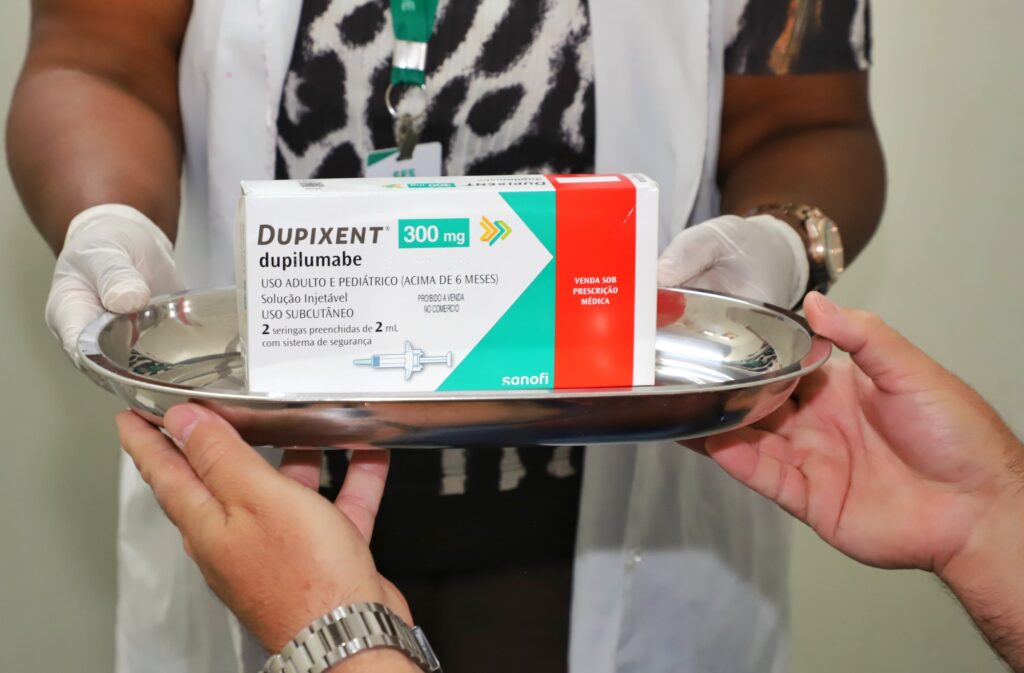 Goiás oferece, de forma pioneira, o dupilumabe, imunobiológico padrão ouro para casos graves da doença