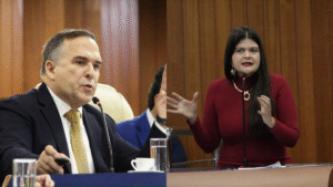 Aava encurrala Mabel sobre auditoria nas maternidades