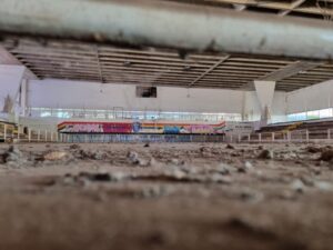 Antigo prédio no Setor Central de Goiânia, permanece abandonado há mais de uma década e acumula dívidas milionárias com o município