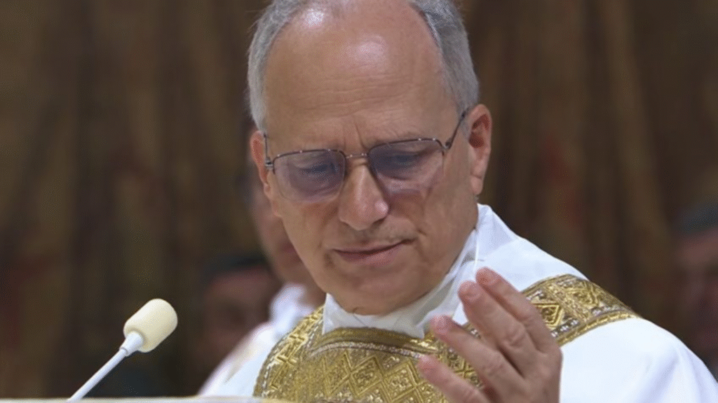 Por telefone, Papa Leão 14 conversa com Zelensky