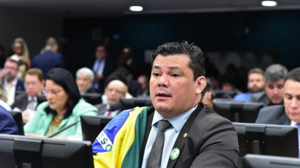 Câmara aprova suspensão de deputado bolsonarista por ofensas a Gleisi Hoffmann