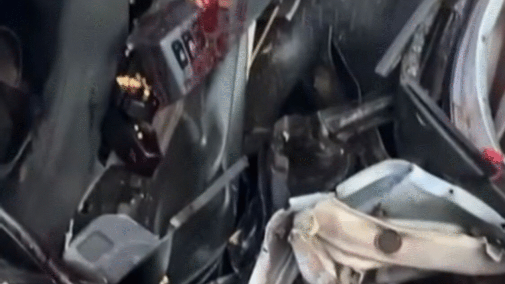 Imagens revelam destruição após acidente com dois caminhões na BR-153 Foto: Divulgação