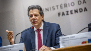 Haddad prevê até R$ 2 bilhões para ressarcir beneficiários do INSS
