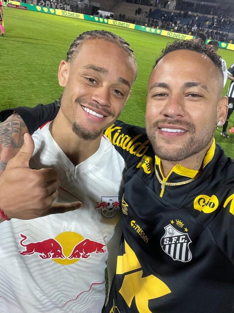 NEYMAR E XAVI SIMMONS
