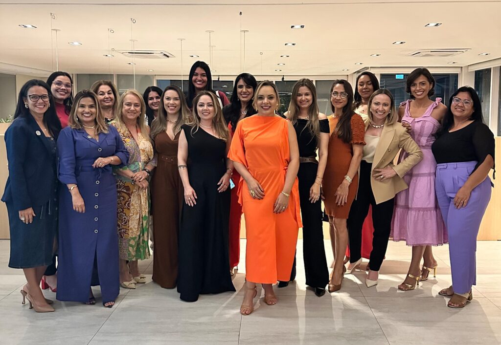 Com ingressos esgotados, evento idealizado por Deyne Souza promove acolhimento, fé e capacitação para mulheres empreendedoras em Goiânia