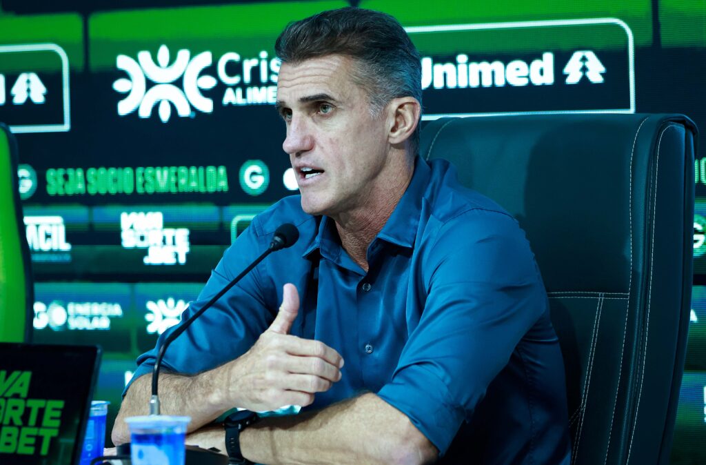 Mancini admite pior atuação desde seu retorno e sinaliza mudanças no Goiás 2 Goiás