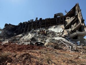 Cessar-fogo entre Israel e Irã interrompe ataques após pressão dos EUA