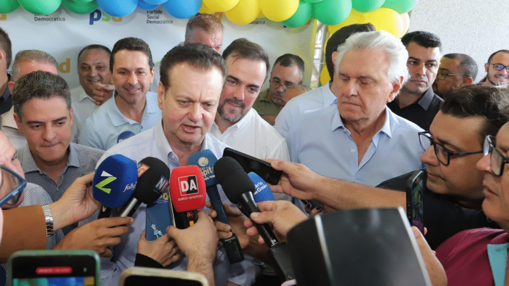 Com bênção de Kassab e Caiado, Mendanha se filia ao PSD