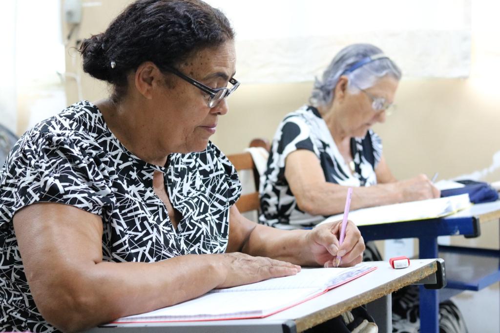 Analfabetismo no Estado atinge 213 mil pessoas e escancara exclusão entre idosos