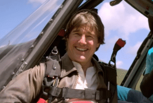 Tom Cruise entra para o Guinness com saltos em novo filme de Missão Impossível