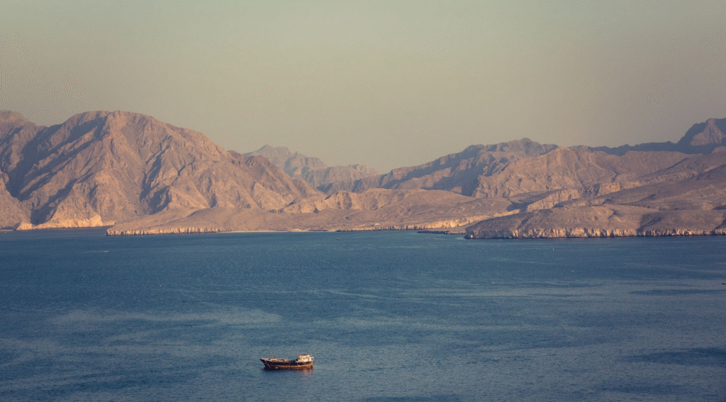 Irã ameaça fechar Estreito de Ormuz em retaliação aos ataques dos EUA