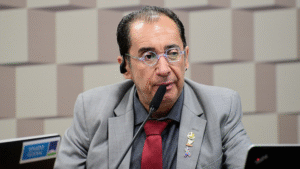 “Quero sair da política para entrar para a história”, diz Kajuru ao defender fim da reeleição